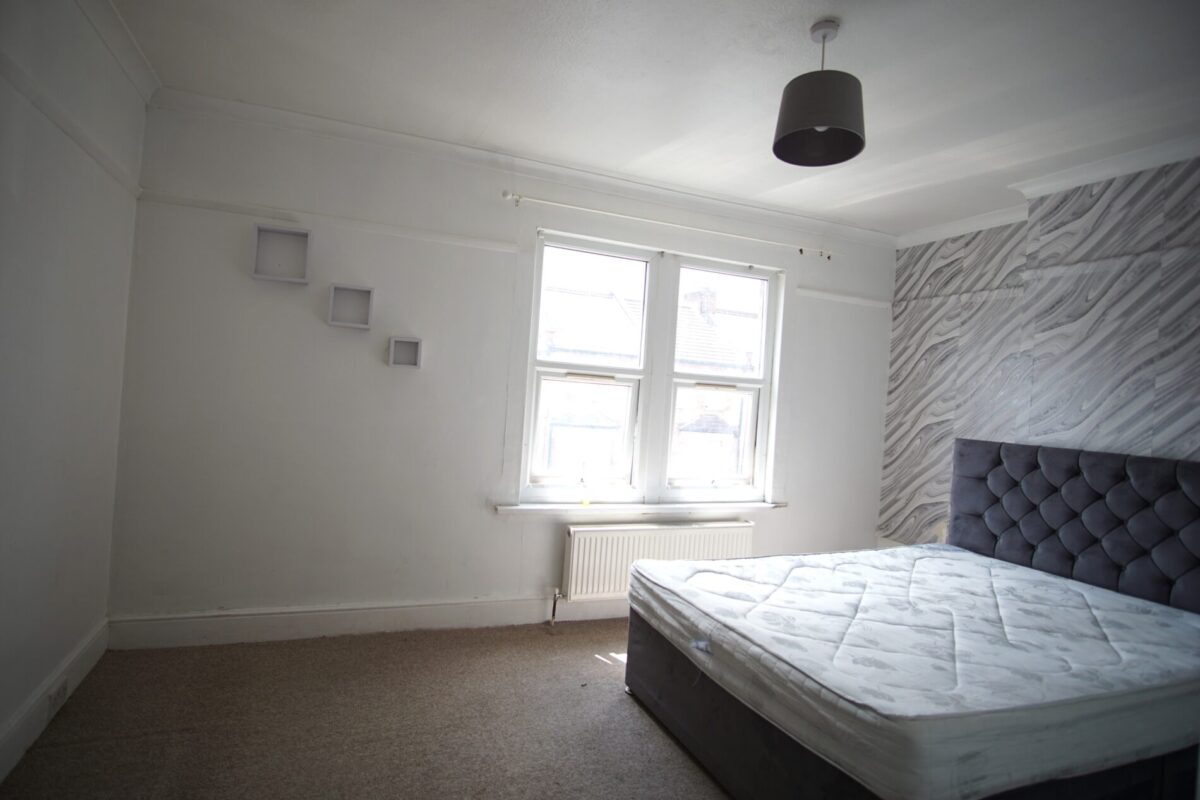 Queens Avenue, Watford, WD18
