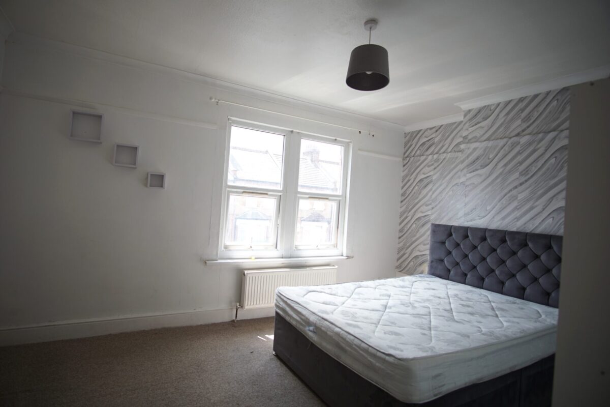 Queens Avenue, Watford, WD18