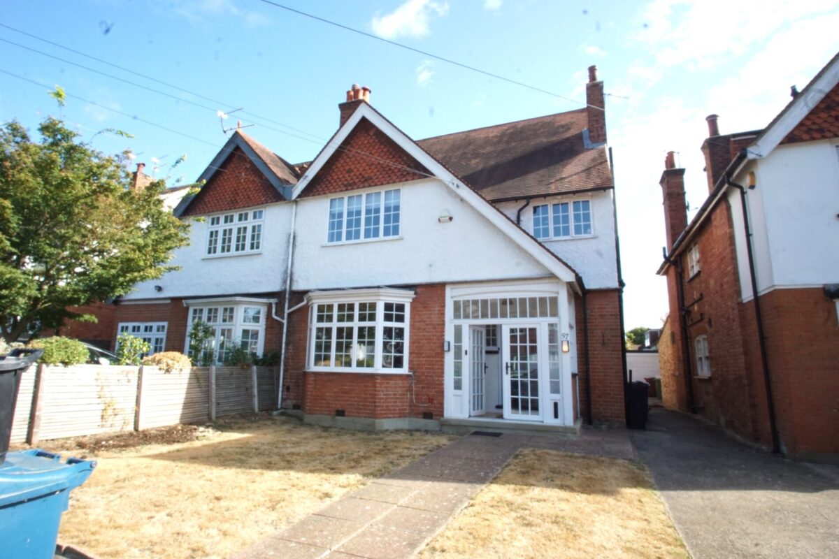 Willington road, Pinner, HA54NF
