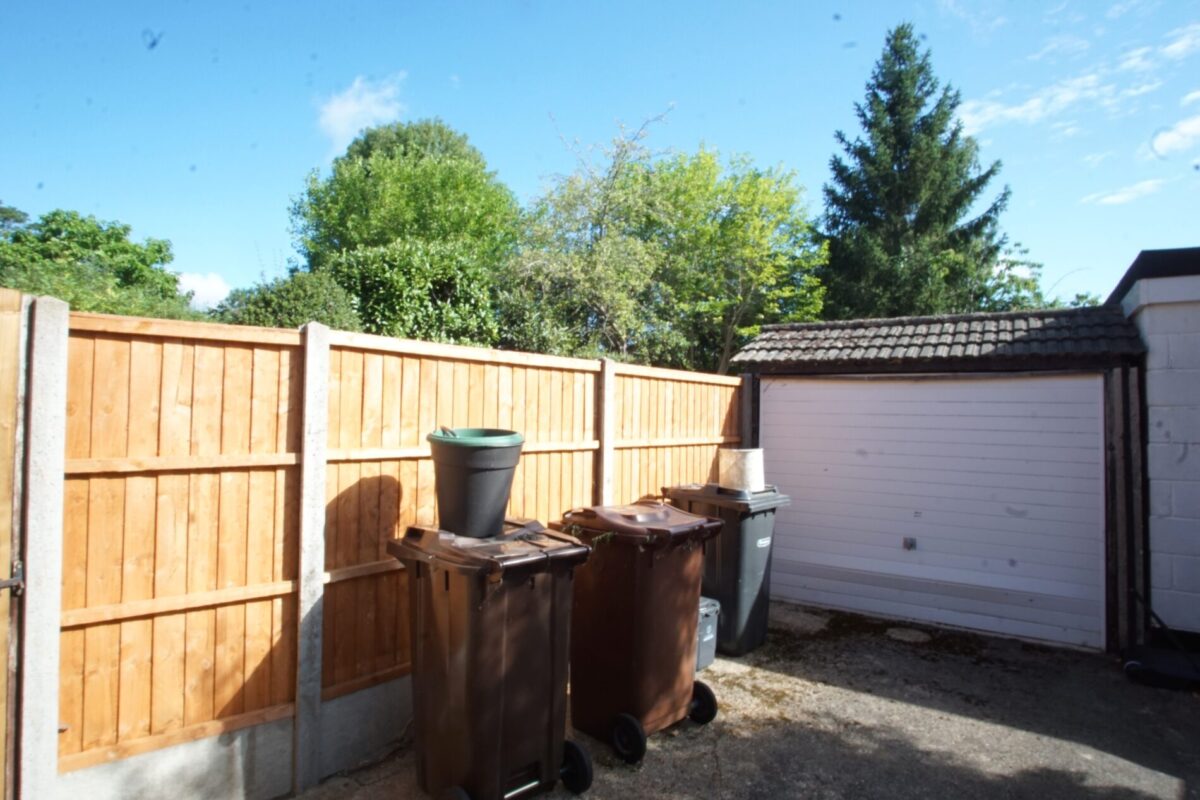 Willington road, Pinner, HA54NF
