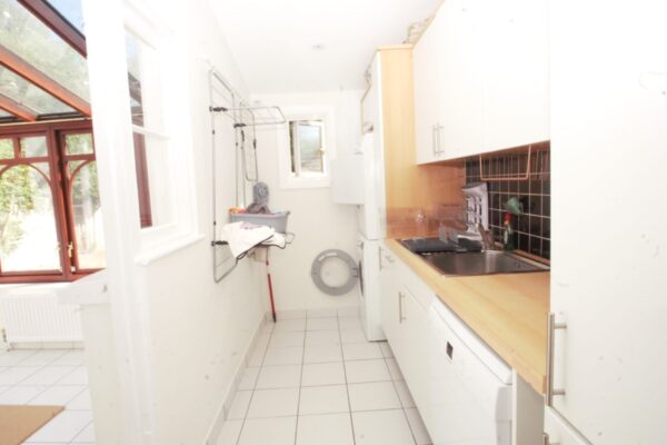 Willington road, Pinner, HA54NF