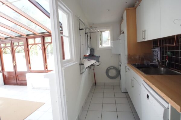 Willington road, Pinner, HA54NF
