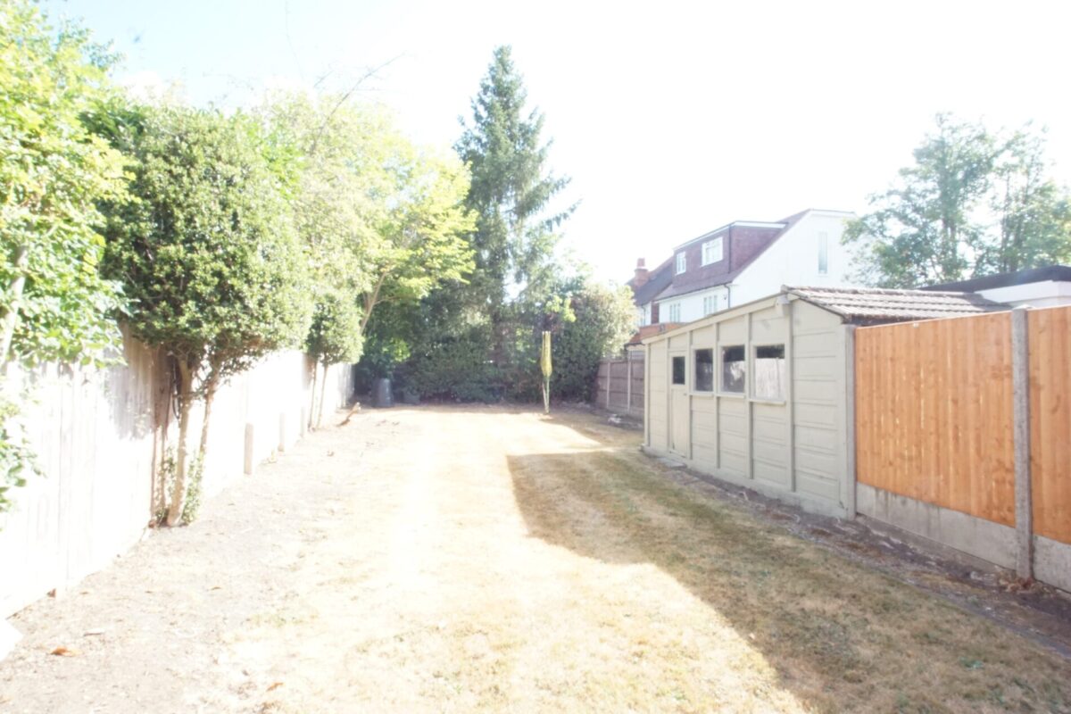 Willington road, Pinner, HA54NF