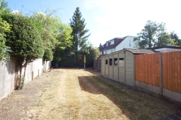 Willington road, Pinner, HA54NF