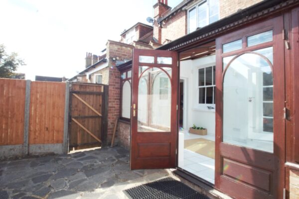 Willington road, Pinner, HA54NF