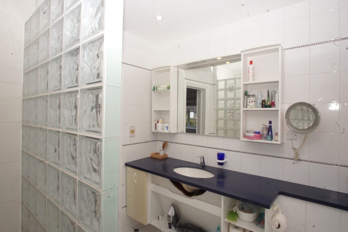 Willington road, Pinner, HA54NF