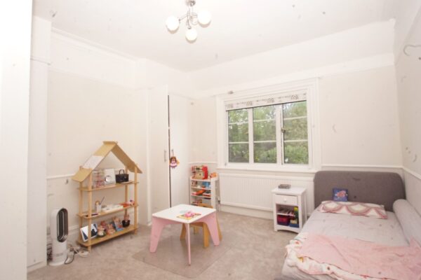 Willington road, Pinner, HA54NF