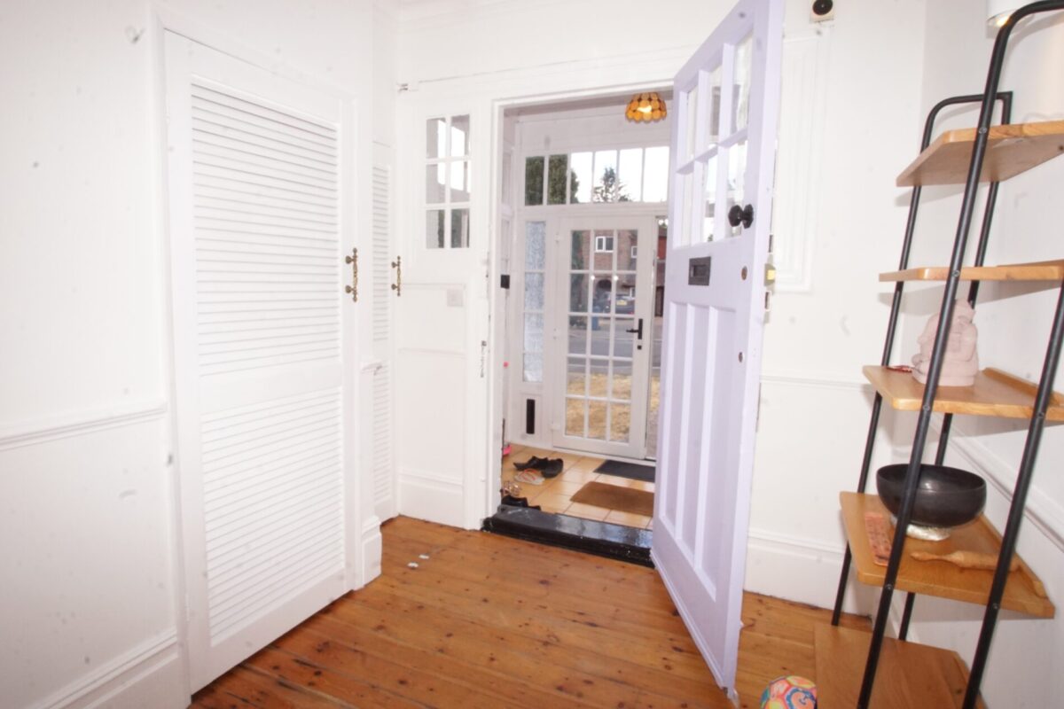Willington road, Pinner, HA54NF