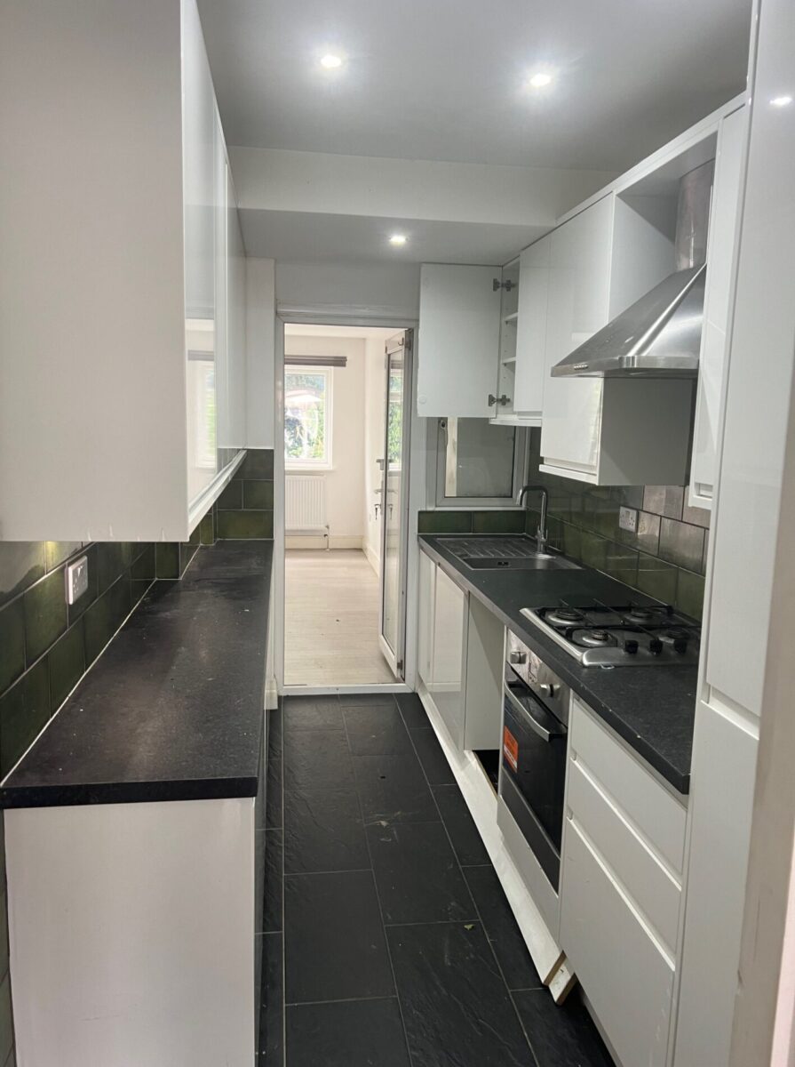 Coniston Avenue, Parivale, UB68EG