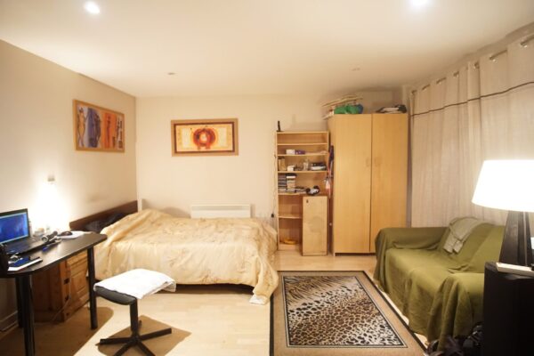Flat2, Kennington Road, SE11