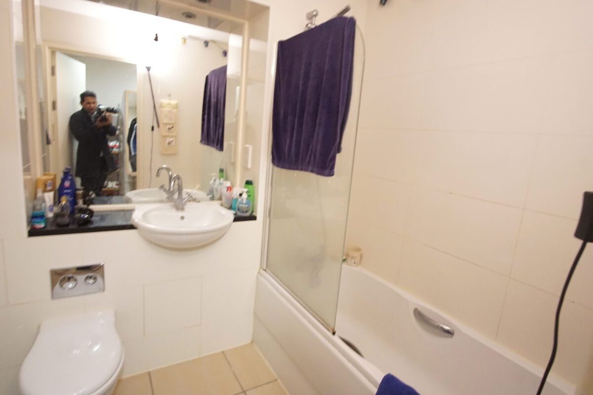 Flat2, Kennington Road, SE11