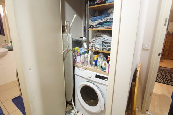 Flat2, Kennington Road, SE11