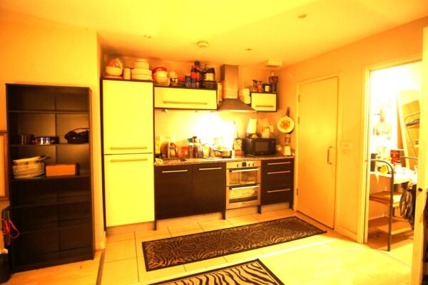 Flat2, Kennington Road, SE11