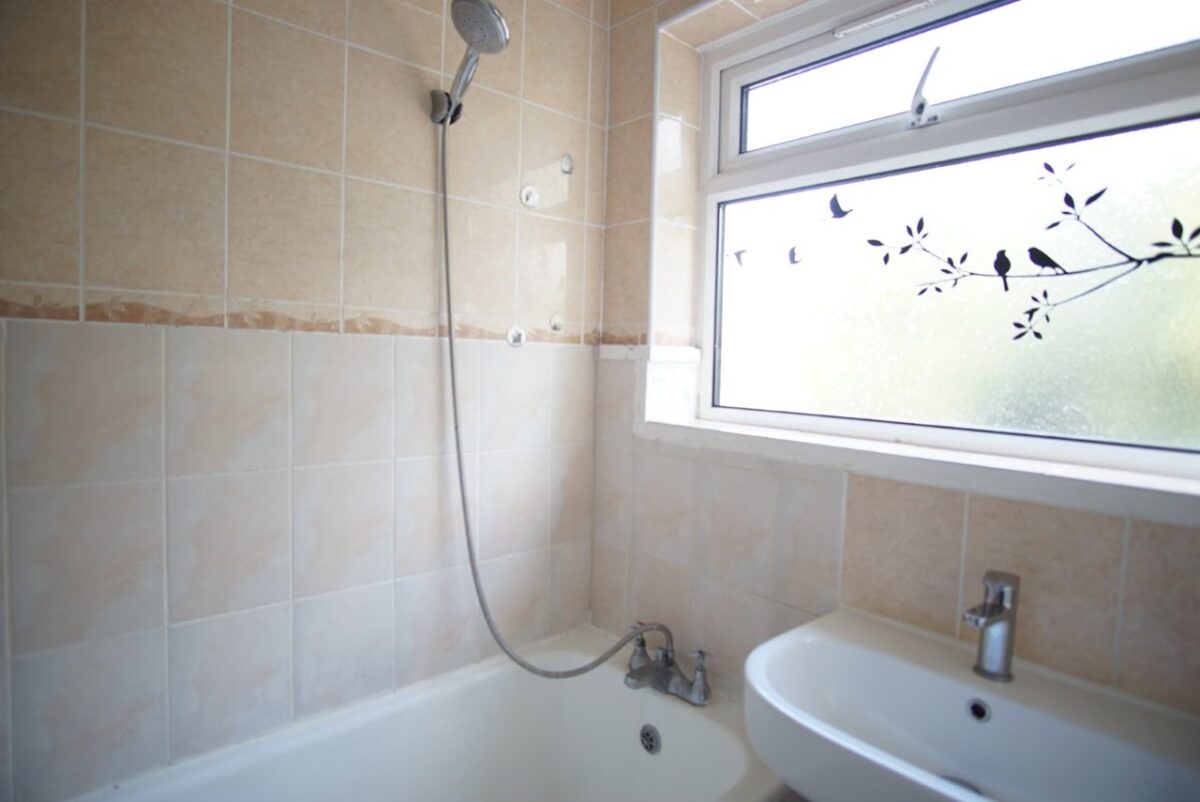 Shaftesbury avenue, South Harrow, HA20AN
